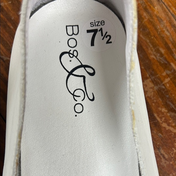 NWOB Women's White Flats - Bos & Co - Picture 5 of 7